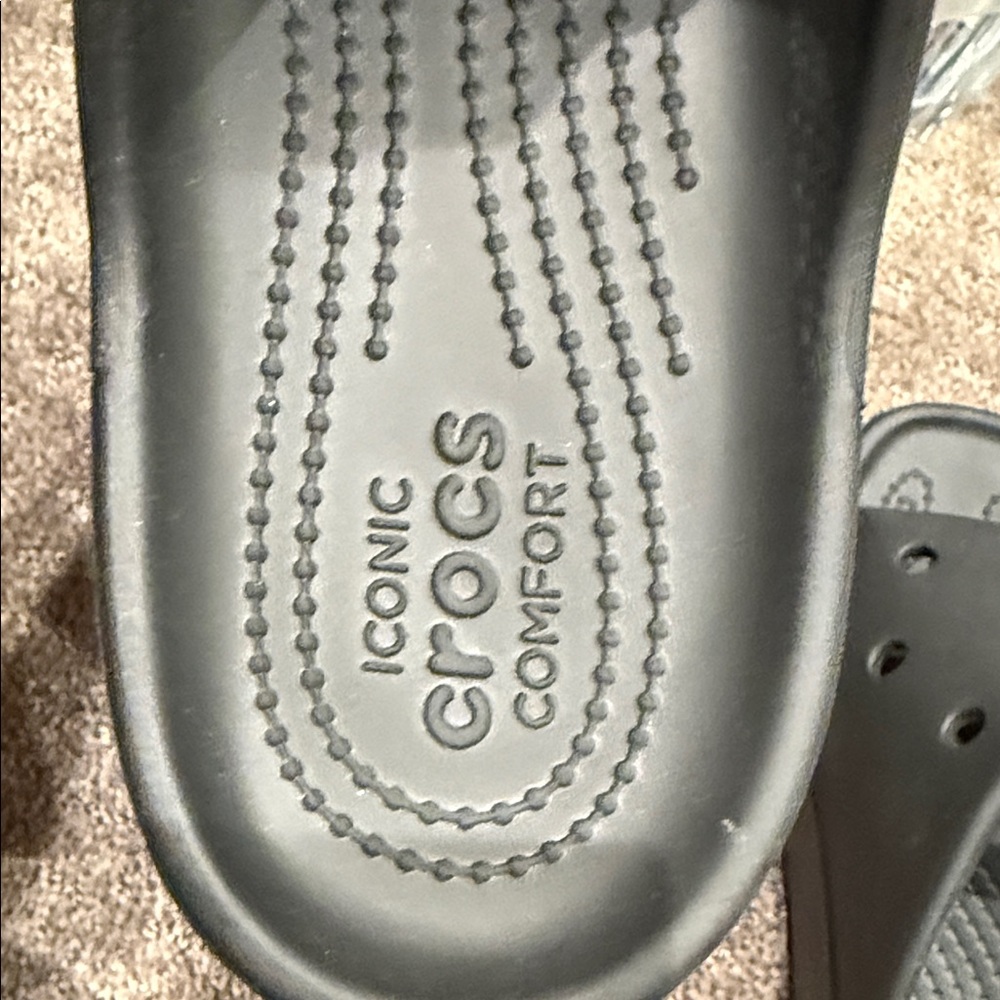 CROCS Classic Black Slide Sandals - Picture 7 of 7